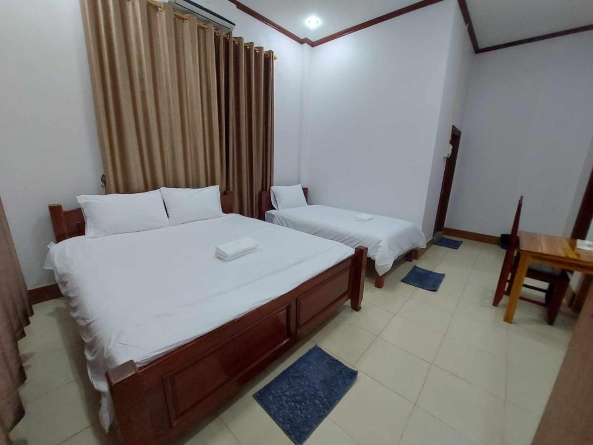 Inthavong Hotel/Guest House Ванг-Виенг Экстерьер фото
